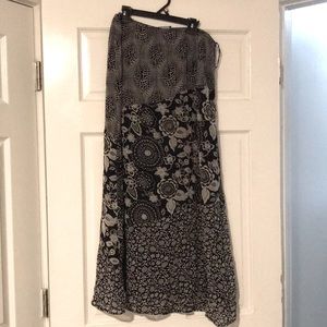 Requirements size Med grey /black skirt